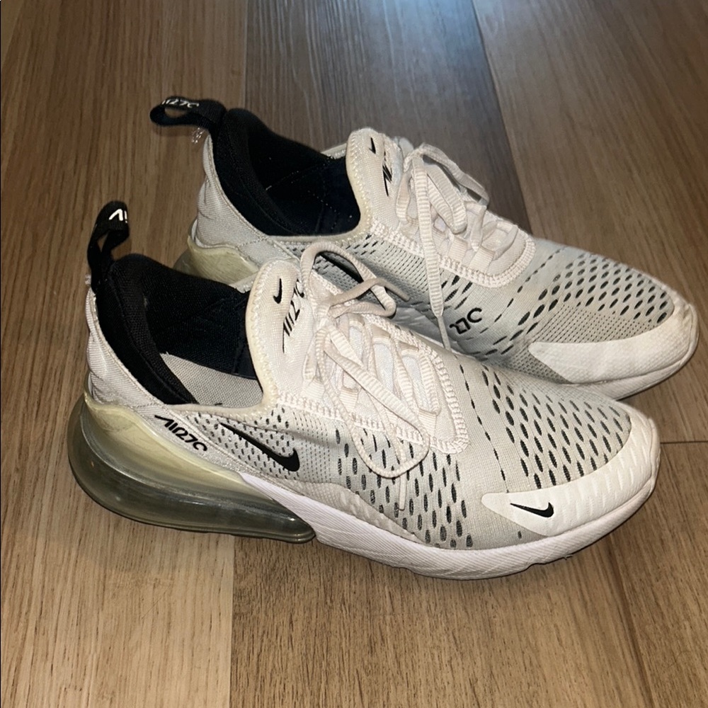 Nike Air Max 270 Women’s Sneakers